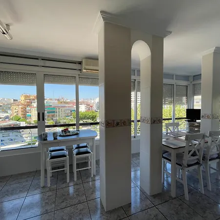 A Un Minuto De La Playa De Levante